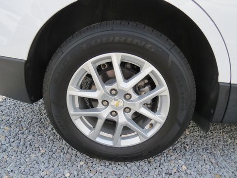 Used 2023 Chevrolet Equinox LT w/ Driver Convenience Package image 13