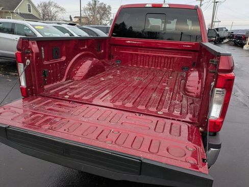 Used 2019 Ford F250 Lariat w/ Chrome Package image 28