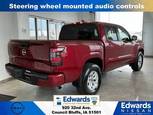 Used 2024 Nissan Frontier SV AWD/4WD image 8
