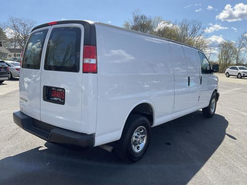 Used 2021 Chevrolet Express 2500 Extended RWD image 5