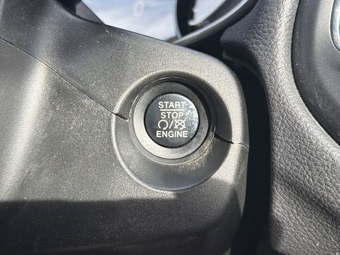 Used 2017 Jeep Compass Latitude w/ Popular Equipment Group image 25