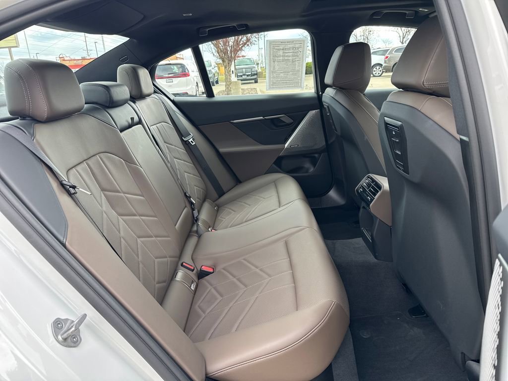 Used 2026 BMW 530i xDrive AWD/4WD image 35