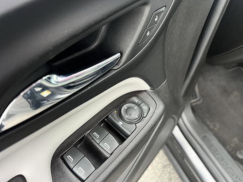 Used 2022 Chevrolet Equinox LS AWD/4WD image 20
