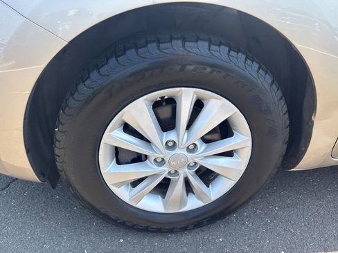 Used 2017 Kia Sedona LX FWD image 26