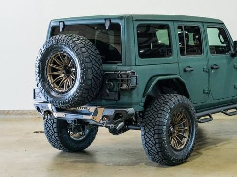 Used 2025 Jeep Wrangler Unlimited Rubicon w/ Technology Group image 44