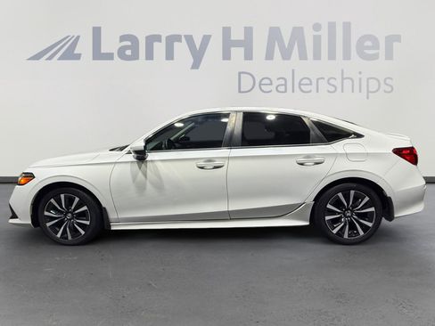 Used 2023 Honda Civic EX image 2