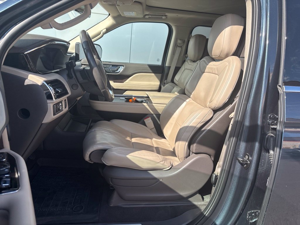 Used 2024 Lincoln Navigator L Reserve AWD/4WD image 12