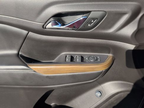 Used 2022 GMC Acadia SLE w/ GMC Pro Grade Package image 16