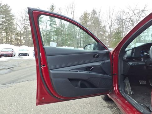 Used 2025 Hyundai Elantra Sport image 24