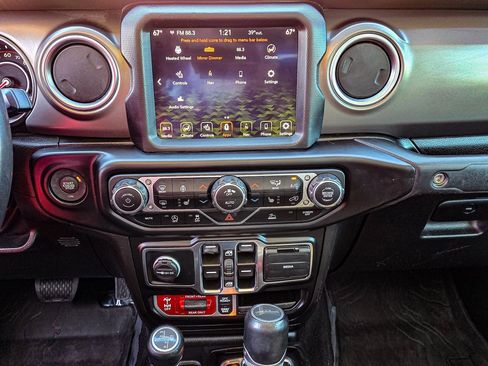 Used 2022 Jeep Gladiator Rubicon w/ LED Lighting Group image 22