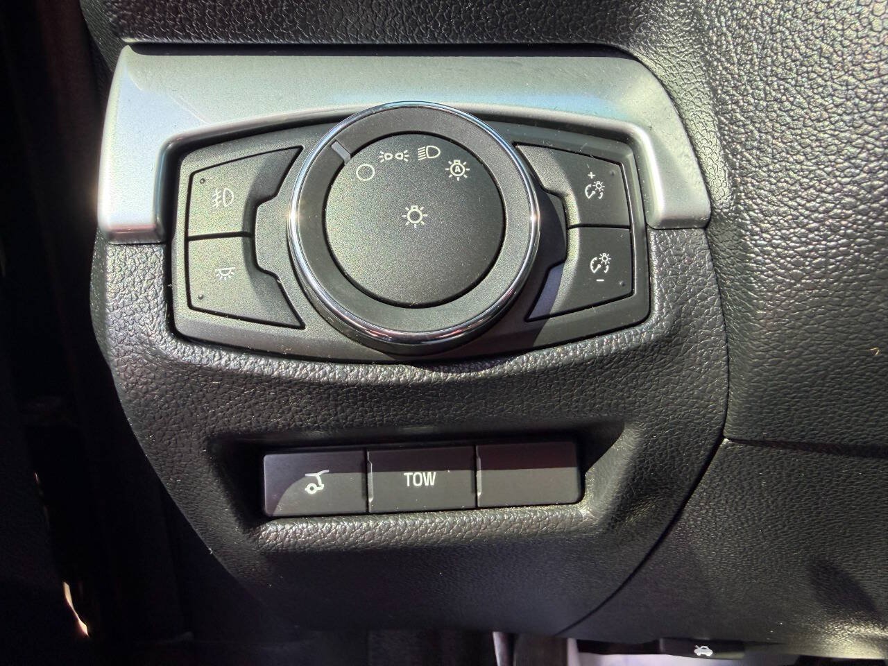 Used 2017 Ford Explorer Sport w/ Equipment Group 401A AWD/4WD image 20