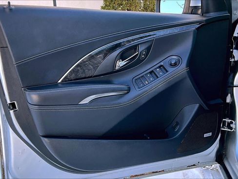 Used 2014 Buick LaCrosse Leather w/ Driver Confidence Package image 22