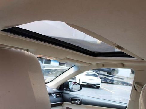 Used 2012 Toyota Camry XLE FWD image 8