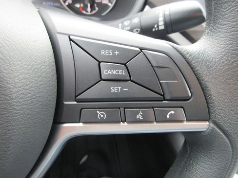 Used 2025 Nissan Altima 2.5 SV image 23