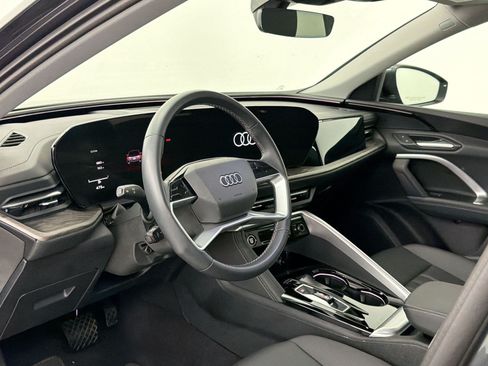 Certified 2025 Audi Q5 Premium w/ Convenience Package AWD/4WD image 4