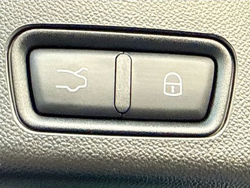 Certified 2024 Maserati Grecale GT image 13