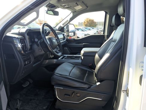 Used 2024 Ford F350 Lariat image 17
