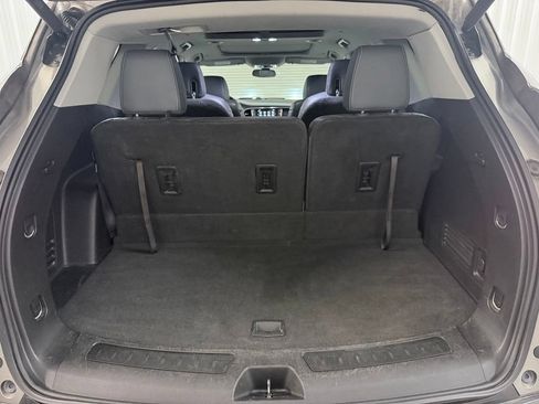 Used 2018 Buick Enclave Essence AWD/4WD image 31