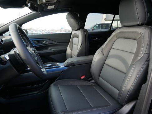 New 2026 Chevrolet Equinox EV LT image 4