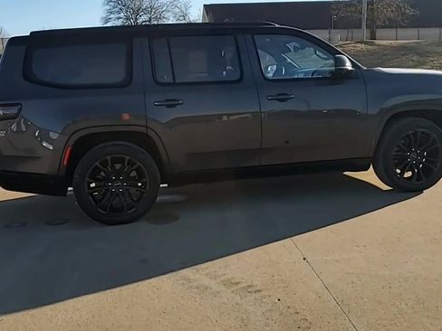 Used 2023 Jeep Grand Wagoneer Series III w/ Quick Order Packagew 28T image 9