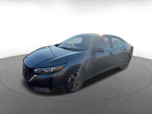 Used 2025 Nissan Sentra SV image 7