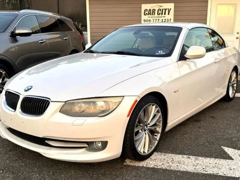 Used 2011 BMW 335i Convertible image 1