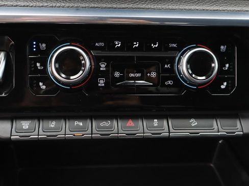 Used 2024 GMC Sierra 2500 Denali w/ Denali Reserve Package image 36