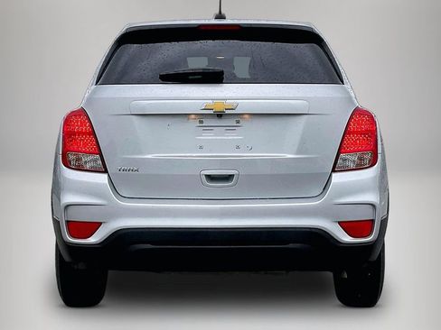Used 2022 Chevrolet Trax LS w/ Tint and Cruise Package FWD image 6