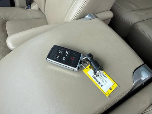 Used 2020 Land Rover Range Rover HSE AWD/4WD image 29