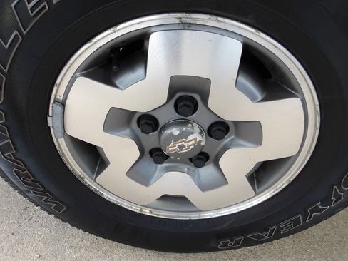 Used 2002 Chevrolet Blazer LS w/ Preferred Equipment Group image 25