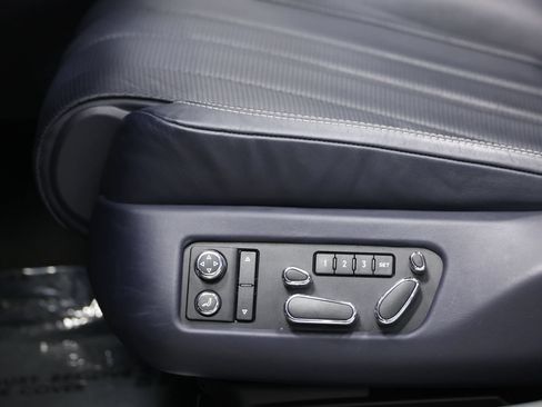 Used 2016 Bentley Flying Spur V8 AWD/4WD image 16