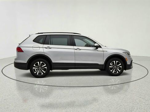 Used 2022 Volkswagen Tiguan S FWD image 7