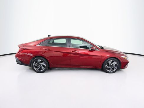 Used 2025 Hyundai Elantra SEL FWD image 10