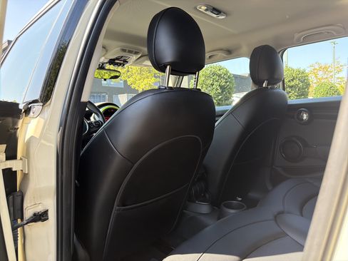 Used 2016 MINI Cooper 4-Door Hardtop FWD image 26