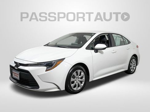 Used 2024 Toyota Corolla LE image 1