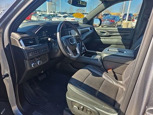 Used 2022 GMC Yukon XL Denali image 16