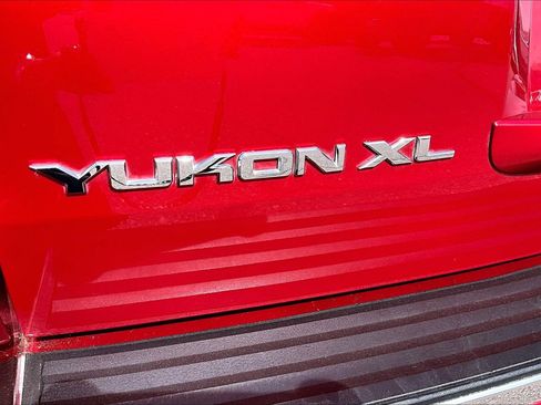 Used 2014 GMC Yukon XL Denali image 24