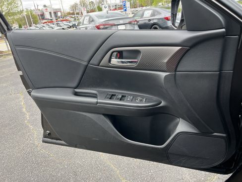 Used 2016 Honda Accord Sport image 11