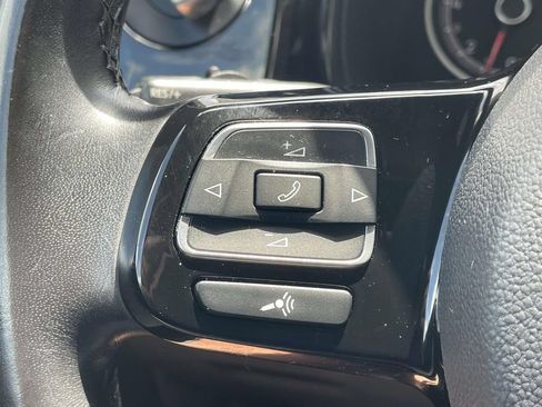 Used 2018 Volkswagen Beetle 2.0T S FWD image 20