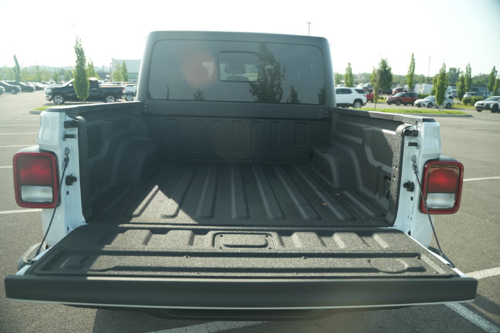 New 2026 Jeep Gladiator Sport AWD/4WD image 15