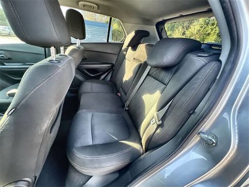 Used 2020 Chevrolet Trax LT image 23
