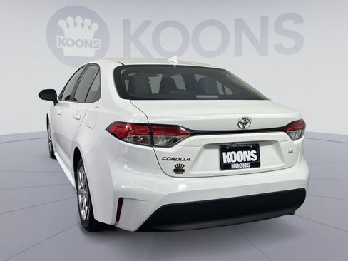 Used 2024 Toyota Corolla LE image 4