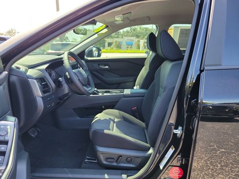 Used 2026 Nissan Rogue SV FWD image 17