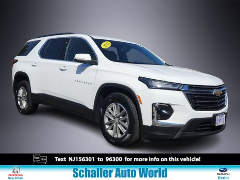 Used 2022 Chevrolet Traverse LT image 1