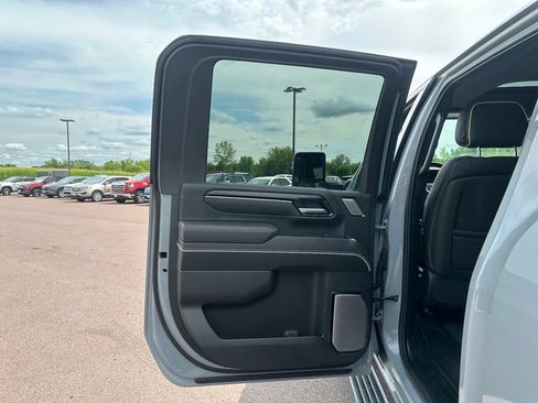 Used 2025 GMC Sierra 2500 AT4X AWD/4WD image 22
