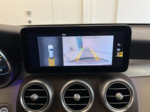 Used 2021 Mercedes-Benz GLC 300 4MATIC image 27