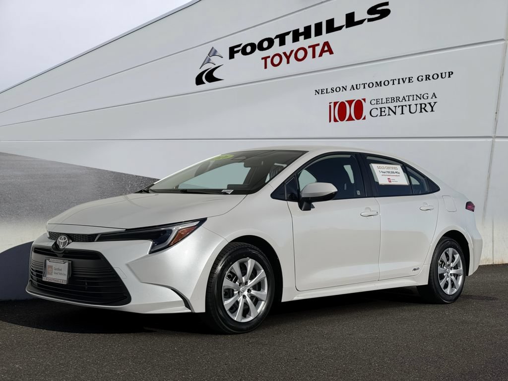 Certified 2026 Toyota Corolla LE AWD/4WD image 3