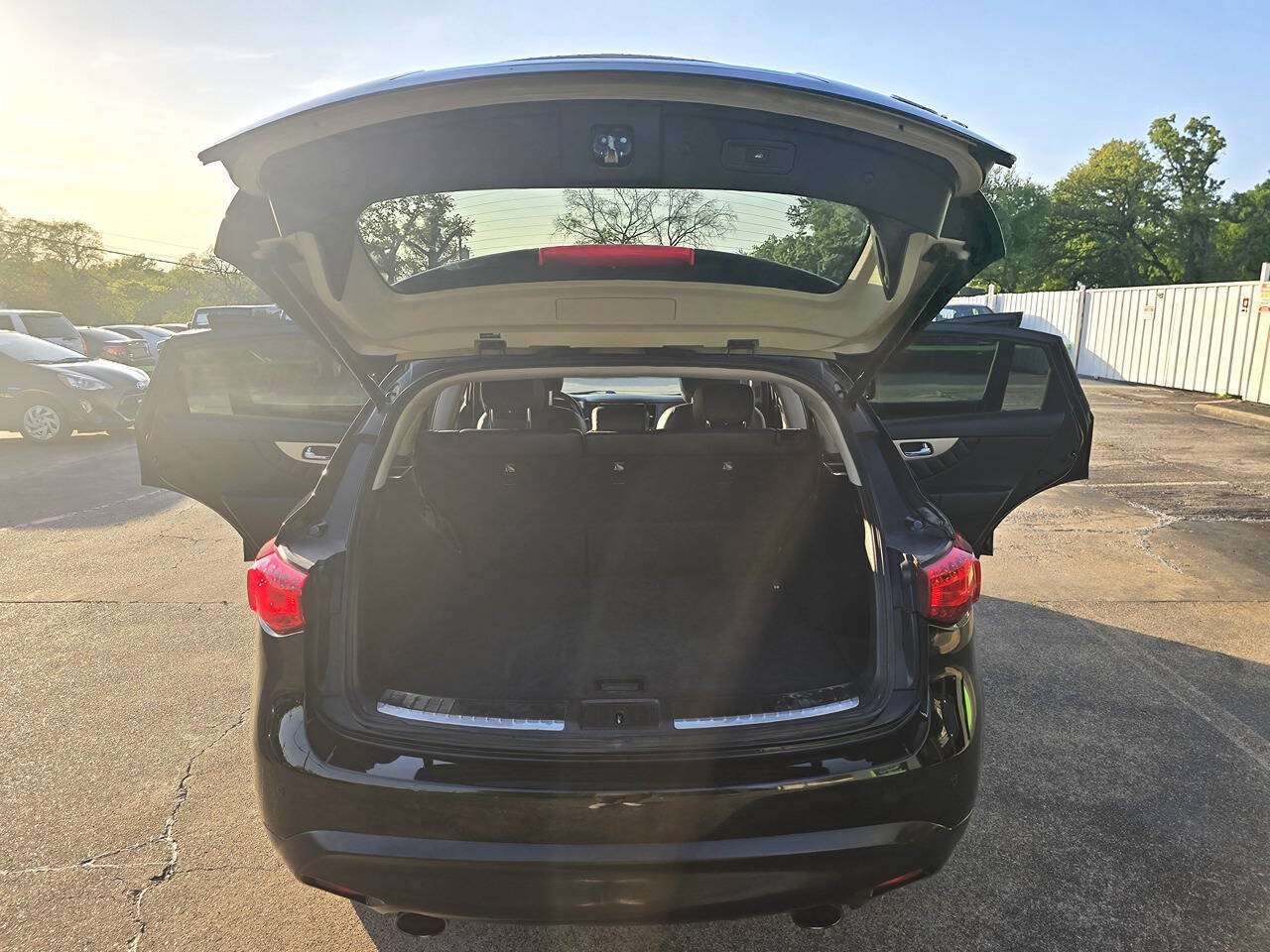 Used 2015 INFINITI QX70 AWD w/ Premium Package image 48