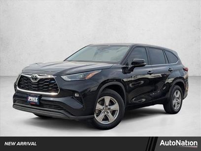 Used 2022 Toyota Highlander LE