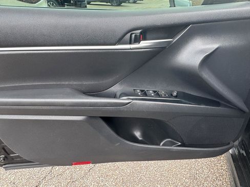 Used 2020 Toyota Camry SE image 20